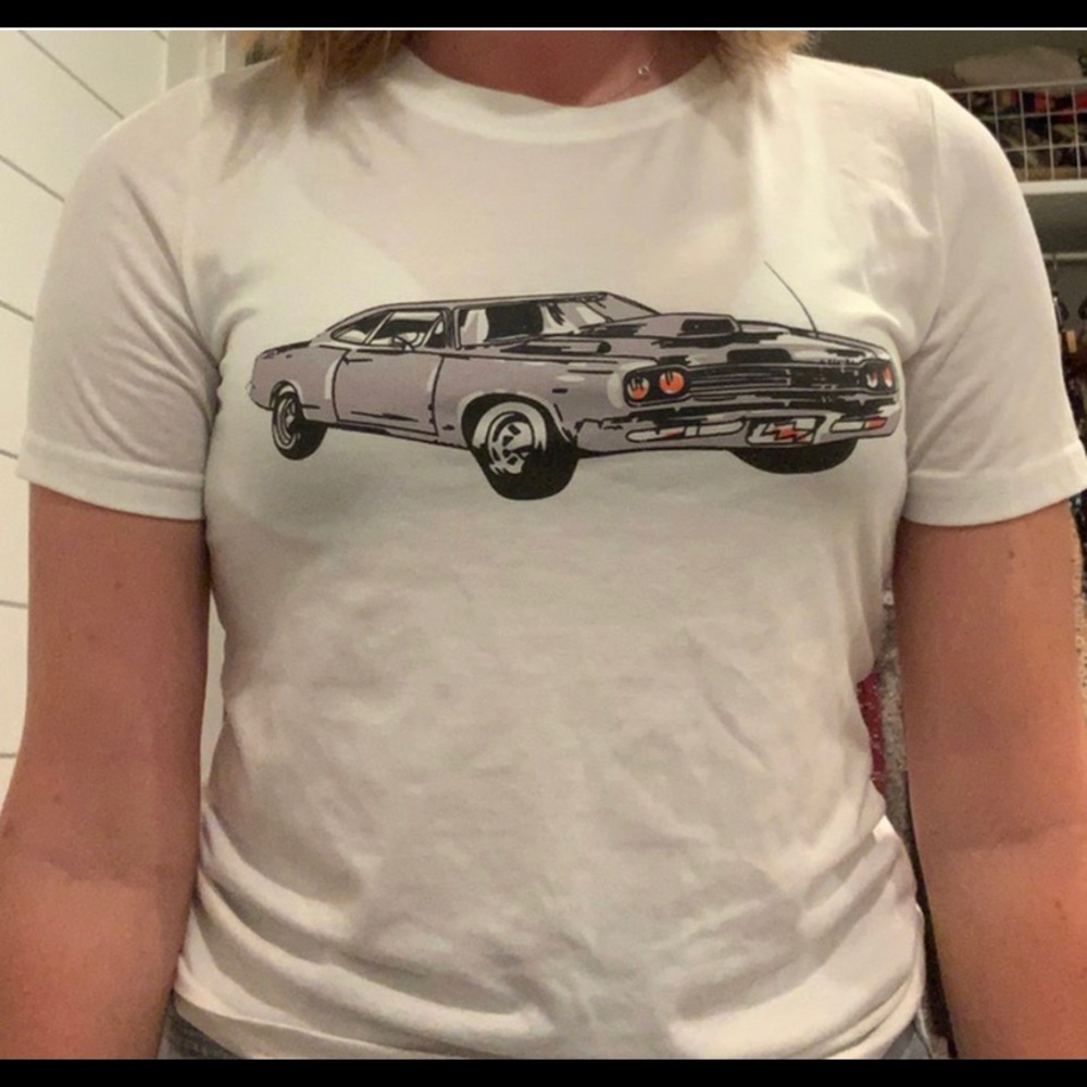 super cute car shirt just small for me.